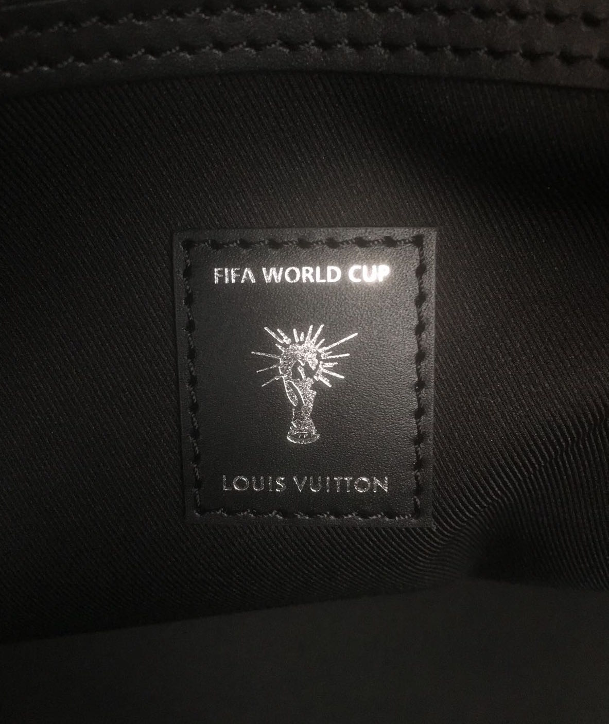 Louis Vuitton | FIFA WORLD CUP Keepall Bandouliere 50 | M52187– TC